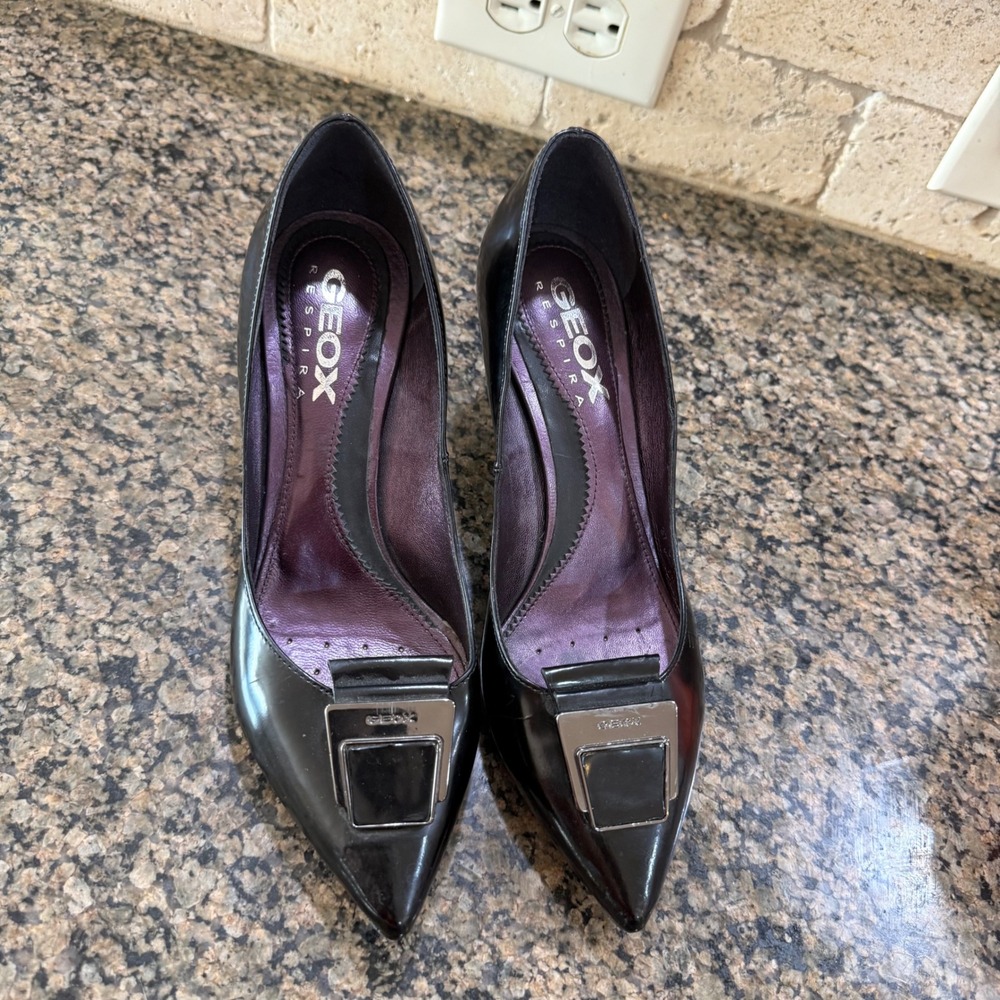 Geox Respira Black Leather Pointed Toe Buckle Kitten Heel Pumps US6.5 EU 37